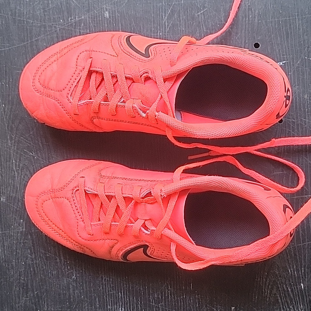 Nike tempo cleats